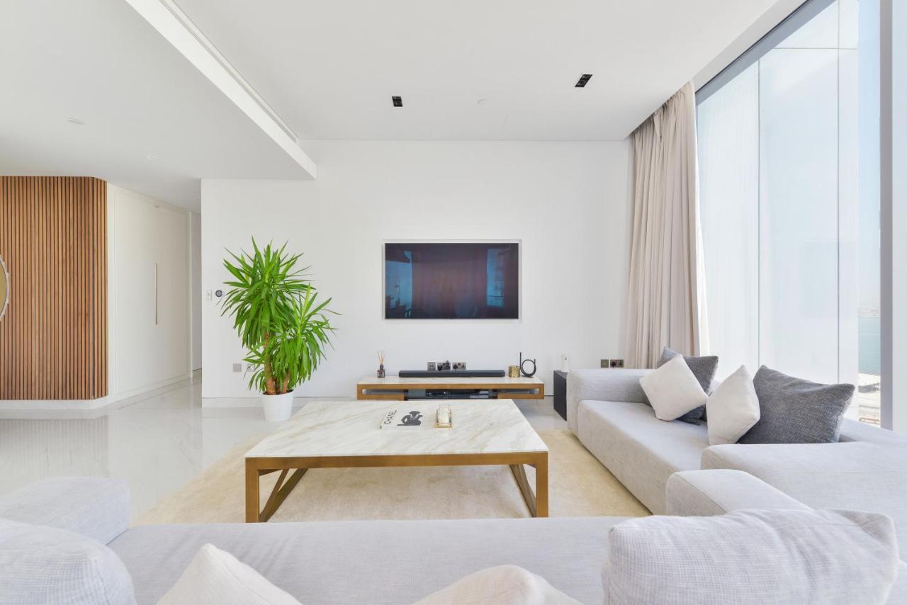 Spectacular 3 Bedroom Condo With Maids Room Facing The Dubai Eye Экстерьер фото